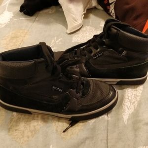Náutica Boys Sneakers size 4